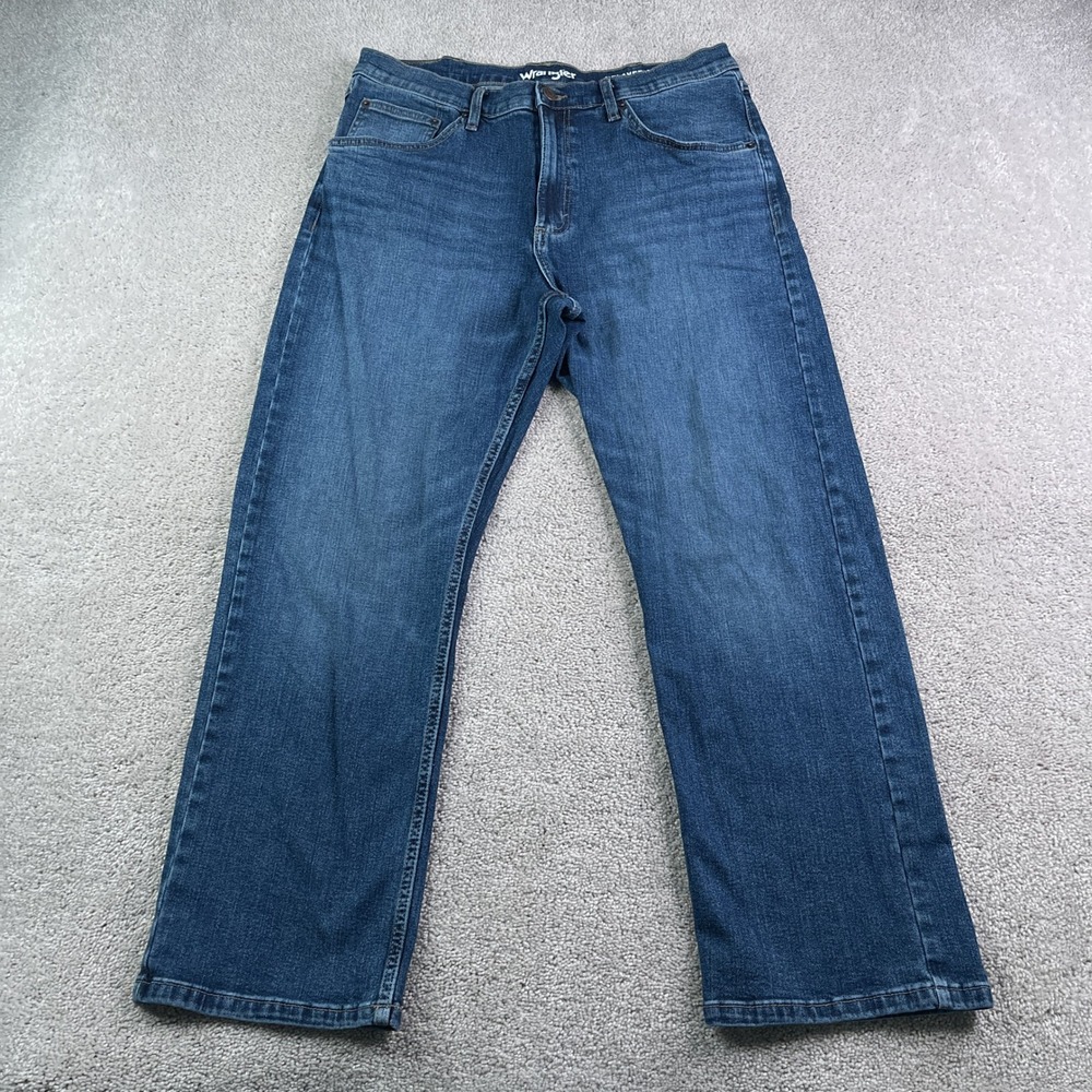 Wrangler Jeans Mens 34x30 Blue Relaxed Boot Cut Stretch Denim Classic Workwear